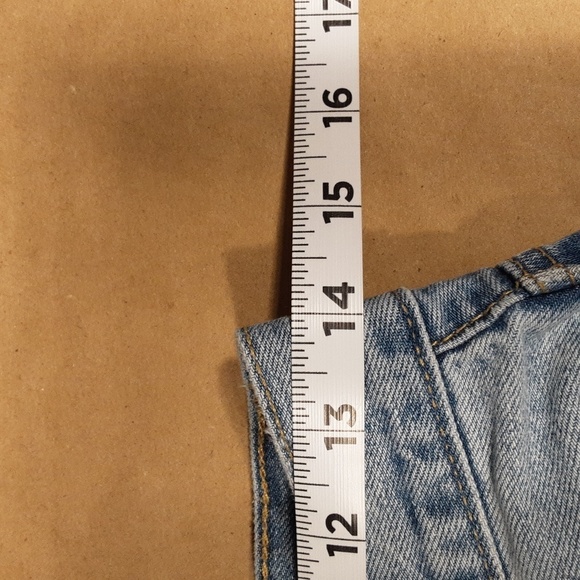 Forever 21 Size 29 Distressed / Destroyed Button Fly Jeans, Raw Hem, Gently Used - Picture 8 of 16